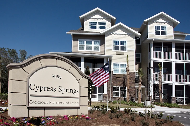 Cypress Springs Gracious Retirement Living Hawthorn Senior Independent Living in Lakewood Ranch, Florida front exterior welcome sign