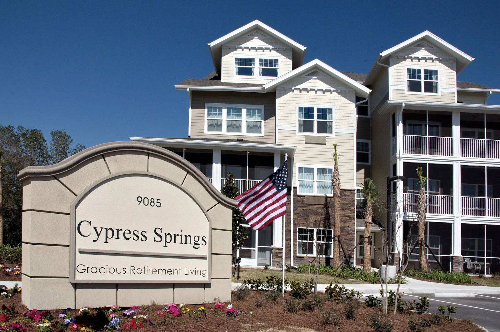 Cypress Springs Gracious Retirement Living Hawthorn Senior Independent Living in Lakewood Ranch, Florida front exterior welcome sign