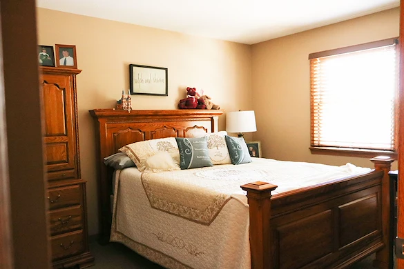 Image of Vancrest of Delphos (6)