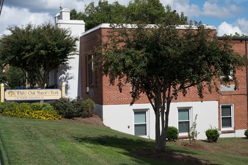 Image of White Oak Manor - York (3)