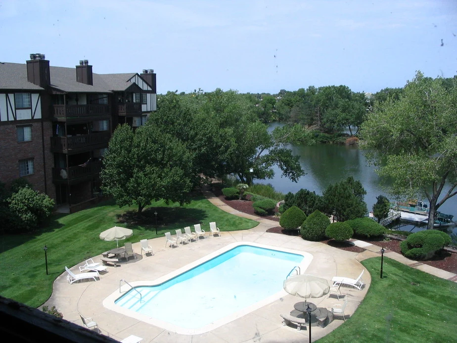 Image of Twin Lakes Apartments (1)