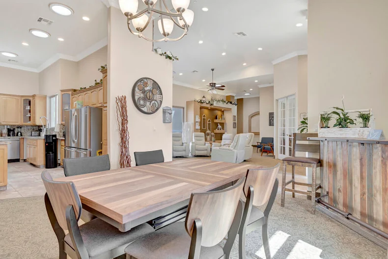 Image of Leti's at Valencia (6)