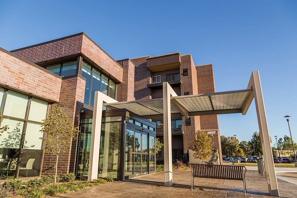 Image of Zarrow Pointe Villas & Apartments (5)