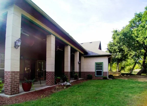 Image of Cobblestone Manor (3)