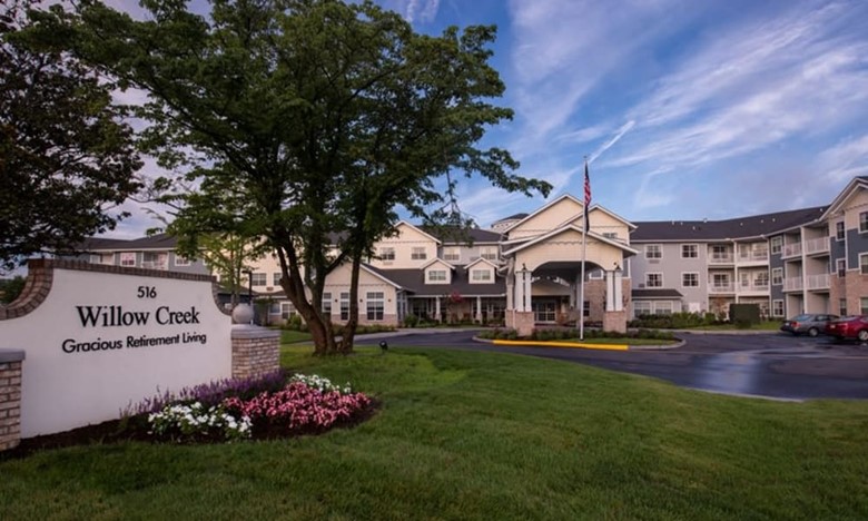 Willow Creek Gracious Retirement Living Hawthorn Senior Independent Living in Chesapeake, Virginia front exterior welcome sign