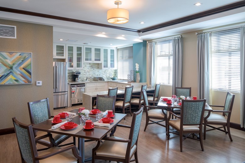 Image of Regency Palms Long Beach (8)