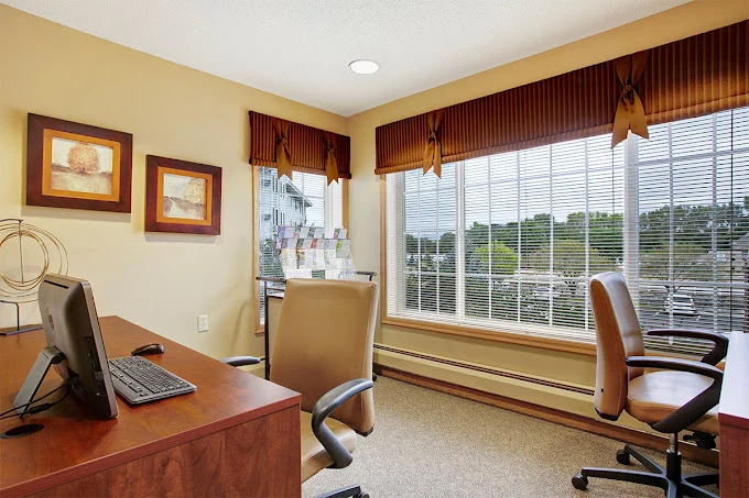 Image of Oak Crest (6)