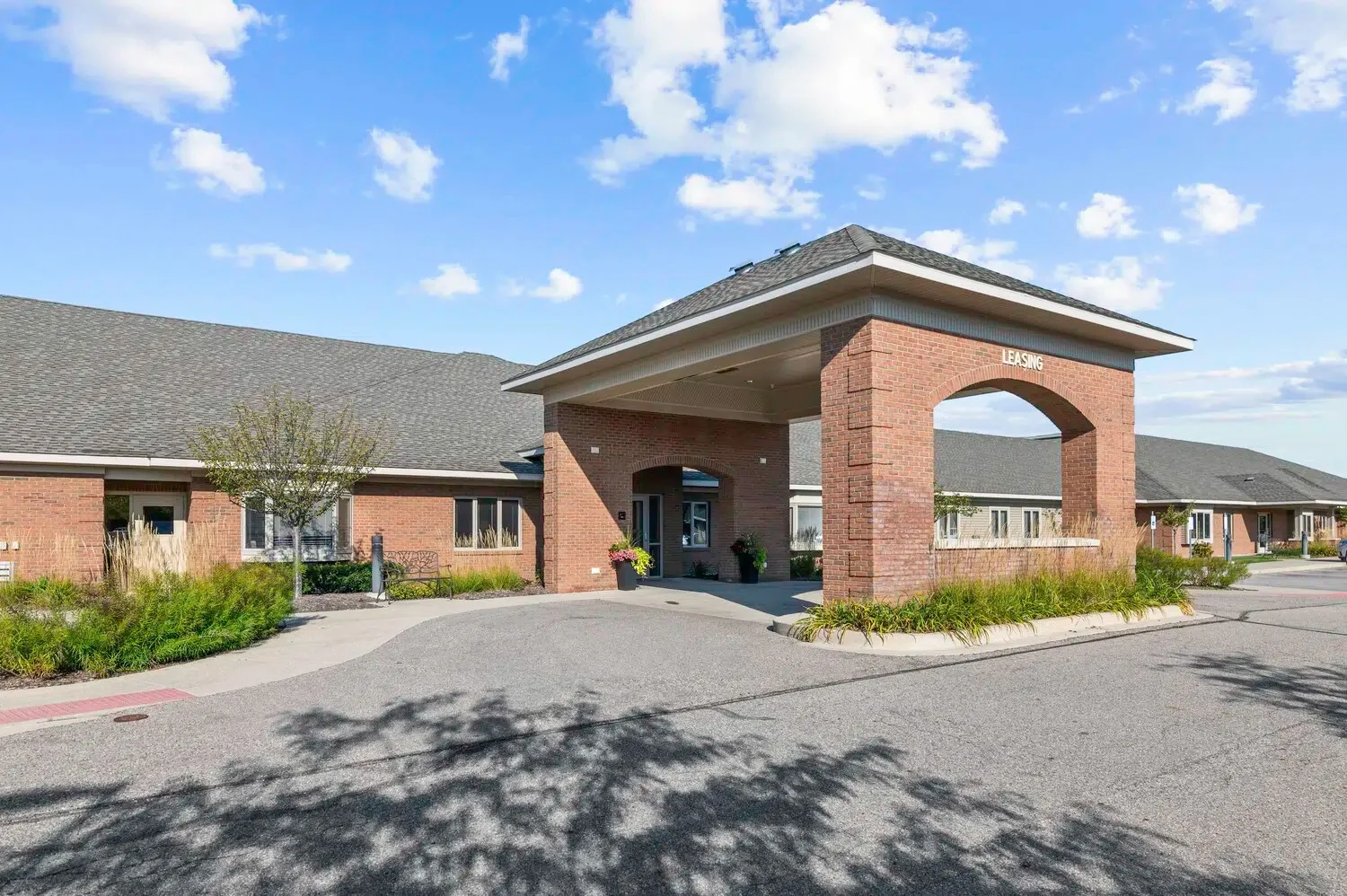 Image of Linden Square Assisted Living Center (1)