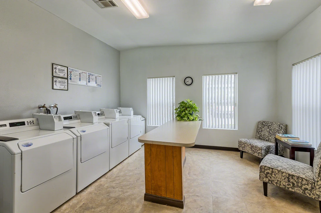 Image of Shafter Senior Manor Apartments (5)