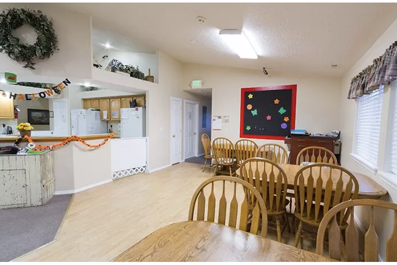 Image of Ashley Manor - Cedar (3)