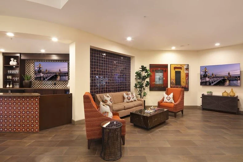 Image of La Vida Real (2)