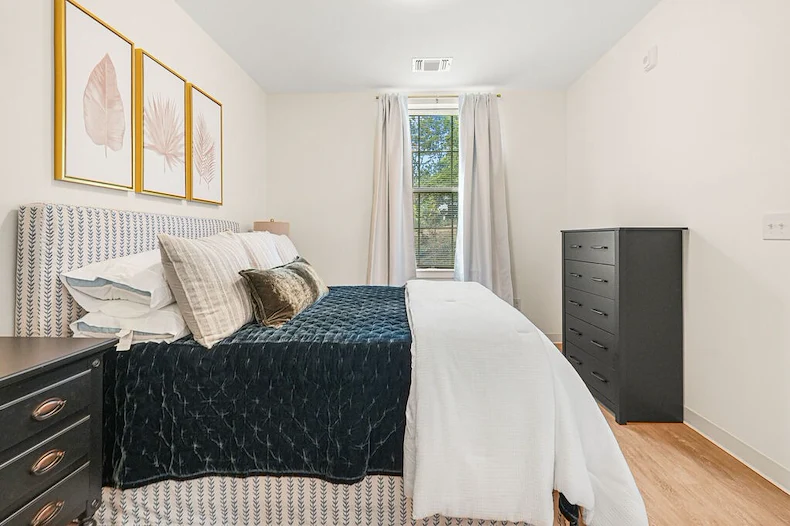 Image of The Louise on Western (7)