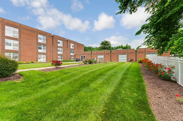 Image of Warren Place Apartments (4)