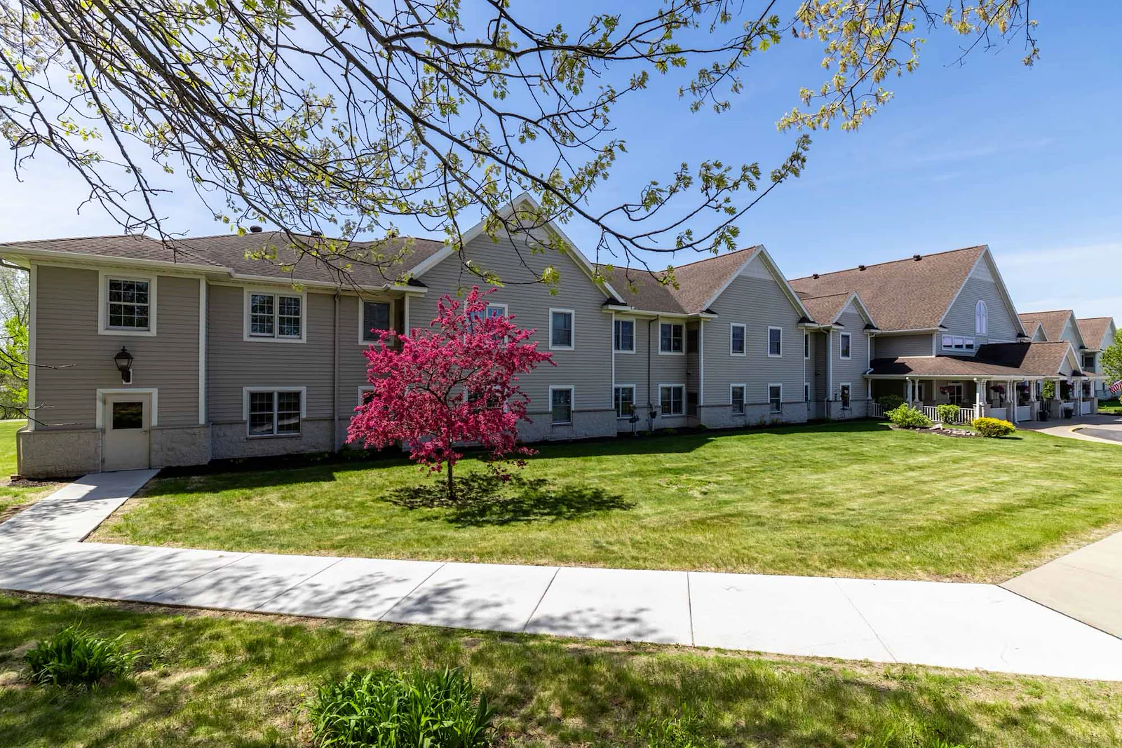 Image of HeatherWood Assisted Living and Memory Care (1)