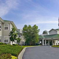 Image of Forest Lake Manor (1)