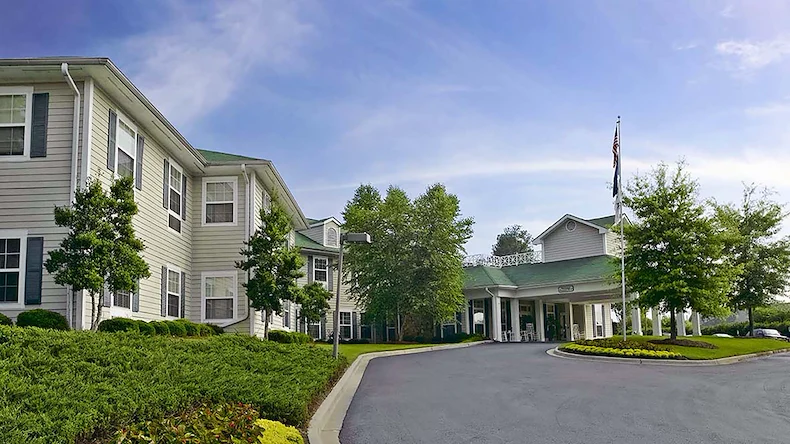 Image of Forest Lake Manor (1)