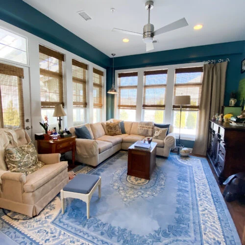 The Knolls Of Oxford apartment living room