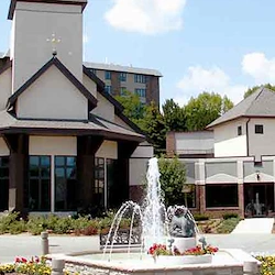 Avina of Milwaukee assisted living and independent living in Milwaukee, WI, front exterior fountain