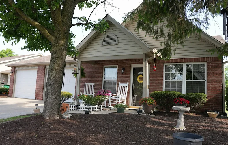 Independent living and assisted living at Beech Grove Meadows Assisted Living in Beech Grove, IN, independent living apartment house exterior