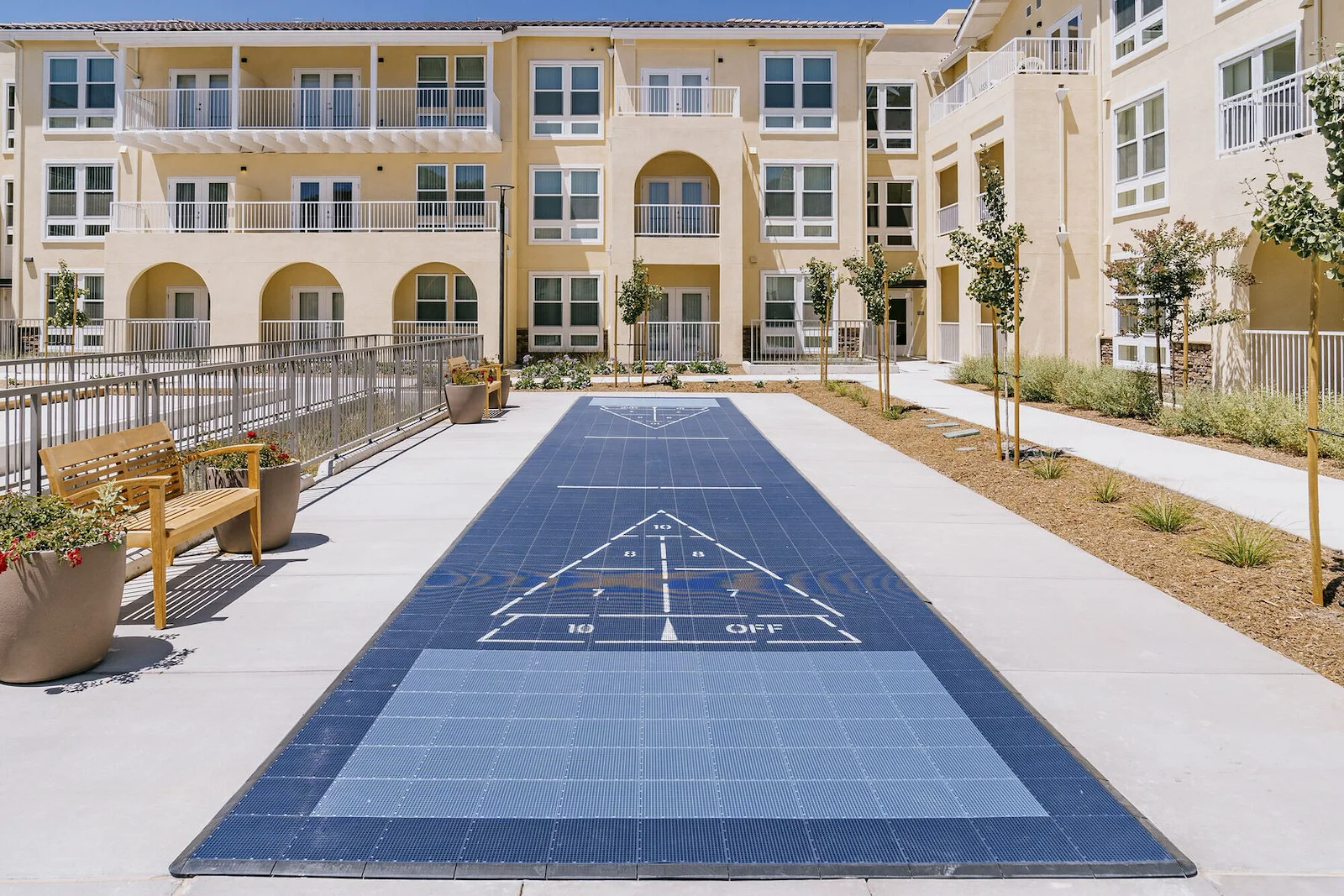 Image of Twin Oaks Senior (9)