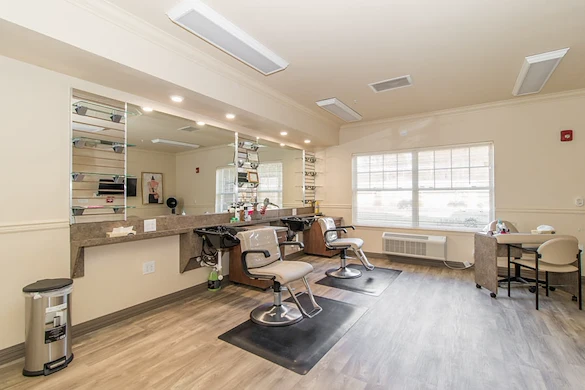 Linwood Estates Gracious Retirement Living Hawthorn Senior Independent Living in Lawrenceville, Georgia beauty hair salon