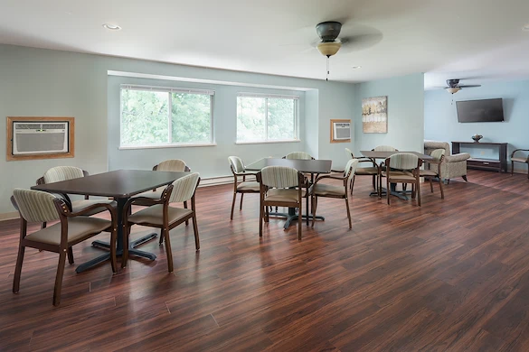 Park Vista Retirement Living North Hill East Moline, IL, dining room