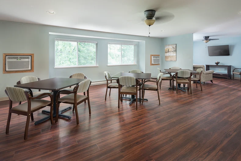 Park Vista Retirement Living North Hill East Moline, IL, dining room