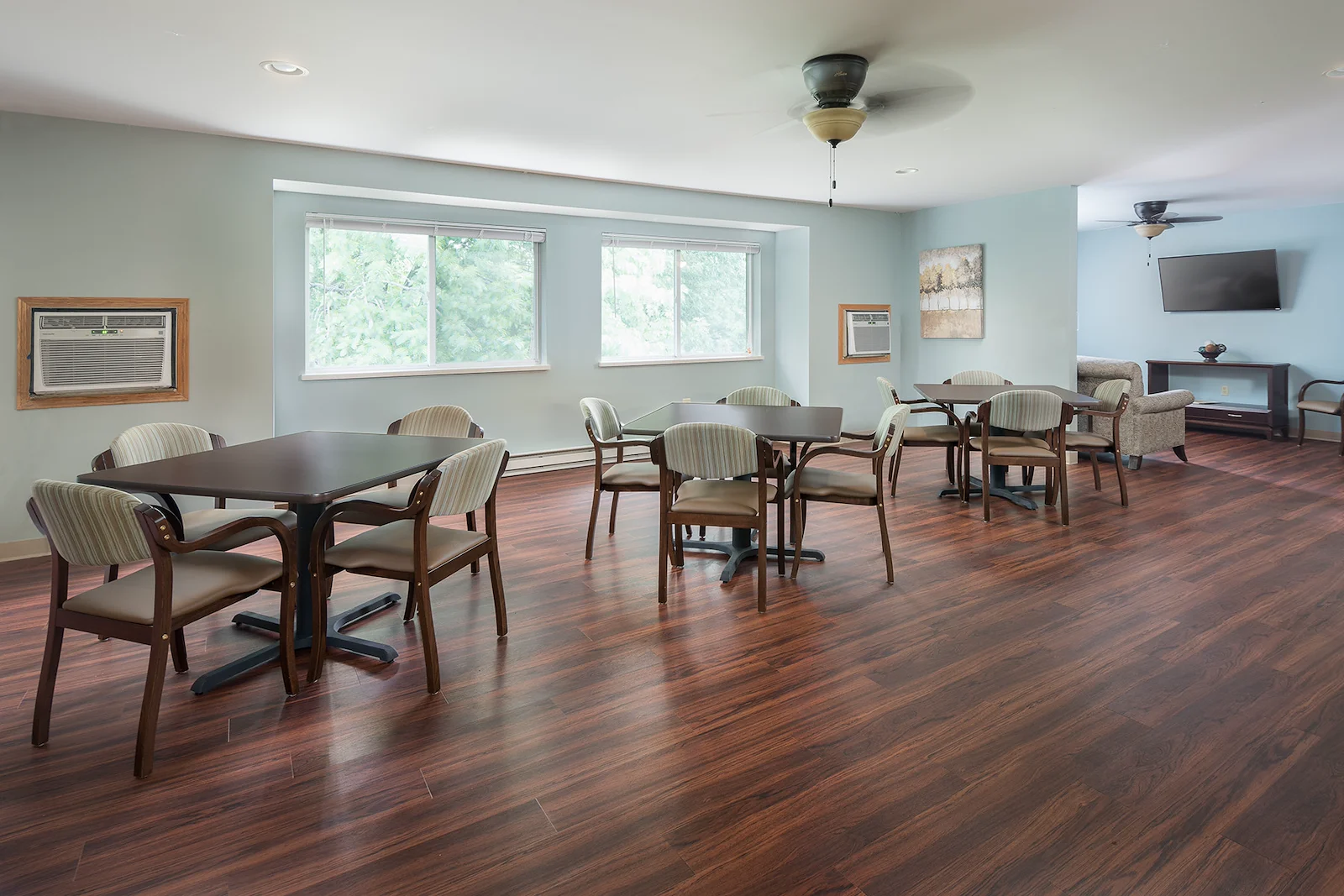 Park Vista Retirement Living North Hill East Moline, IL, dining room
