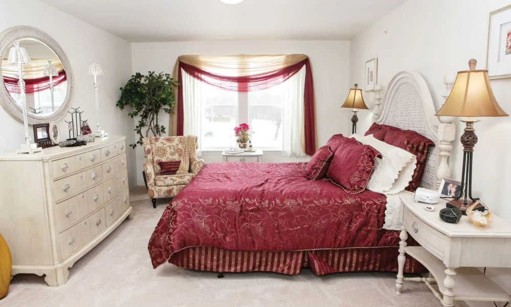 Springwood Landing Gracious Retirement Living Hawthorn Senior independent Living in Vancouver, Washington apartment bedroom