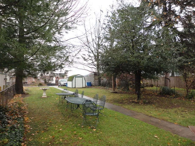 Image of Holly Place (4)