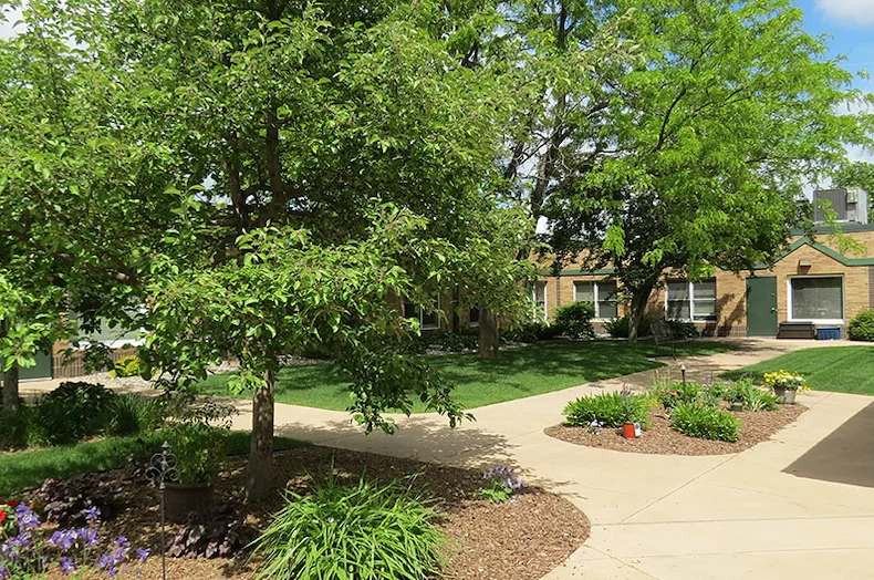 Image of Auburn Manor (1)