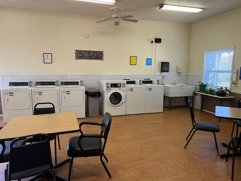 Image of West Edison Plaza Apartments (5)