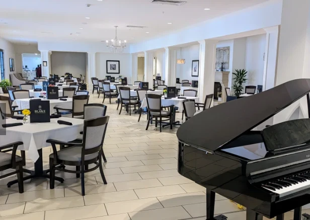 The Blake at Carnes Crossroads dining room