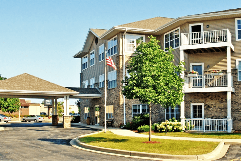 Image of Marquette Manor (1)