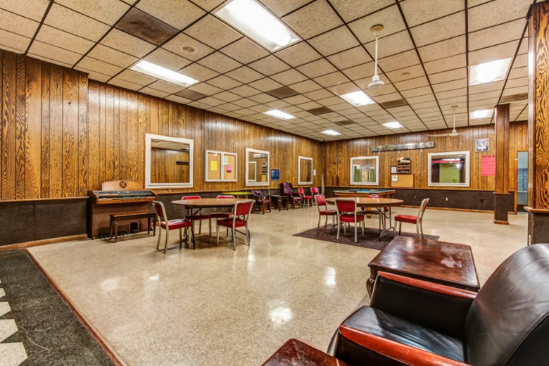 Image of Faust Landmark Apartments (3)