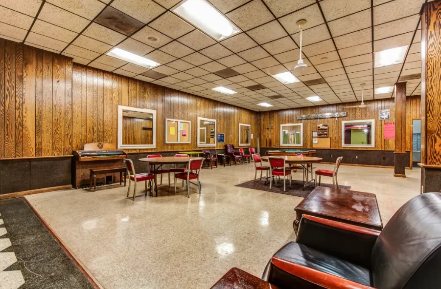 Image of Faust Landmark Apartments (3)