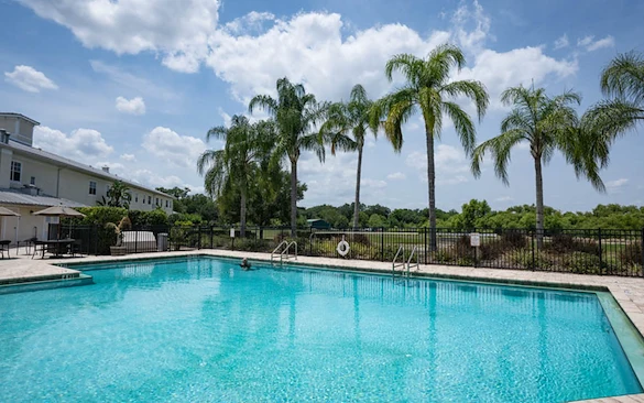 Image of Water's Edge of Lake Wales (7)