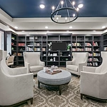 Wilshire Senior Living, independent living, assisted living, and memory care in Burleson, TX, lounge area with comfortable seating