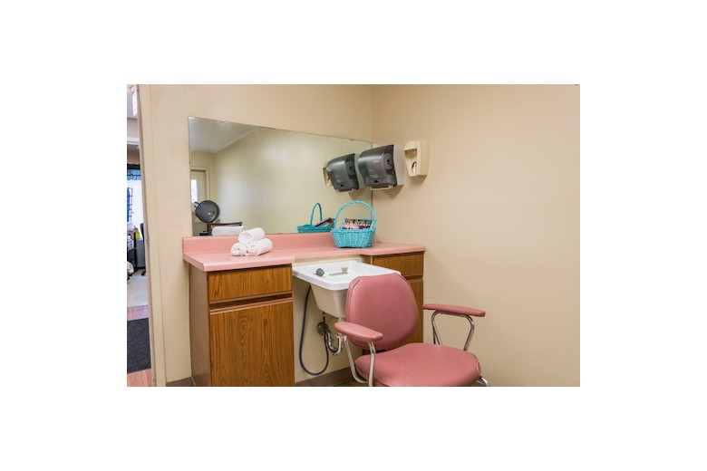 Image of London Health & Rehab Center (4)