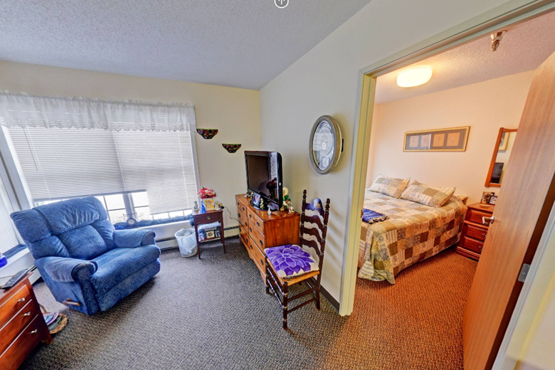 Image of Eventide Lake Country Manor (6)