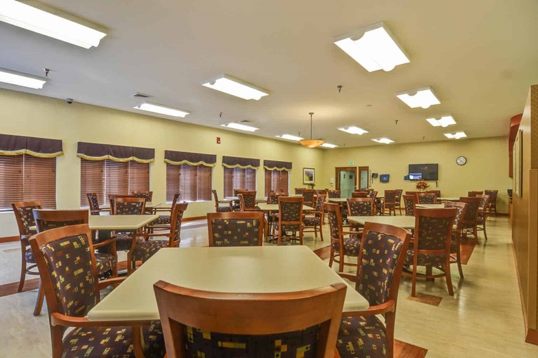 Image of River Oaks Healthcare Center (2)