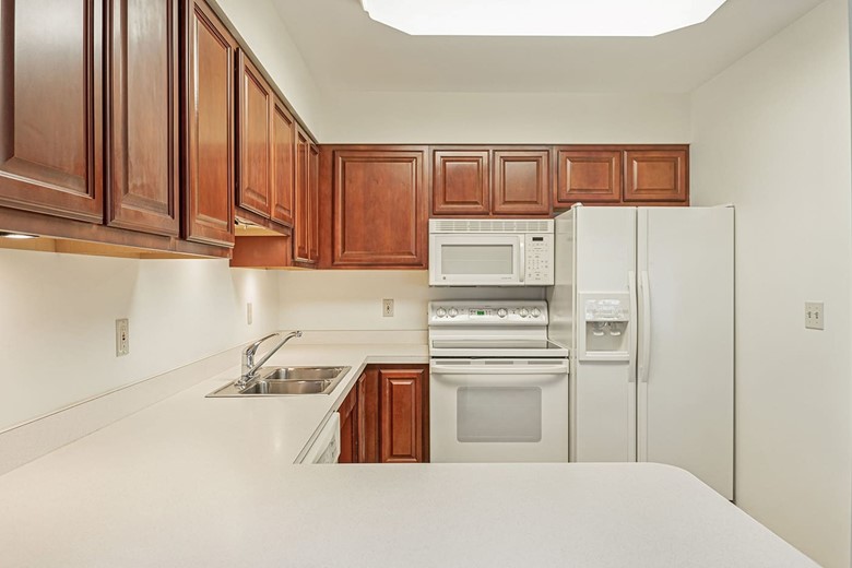 Image of Colonnades Assisted Living (7)
