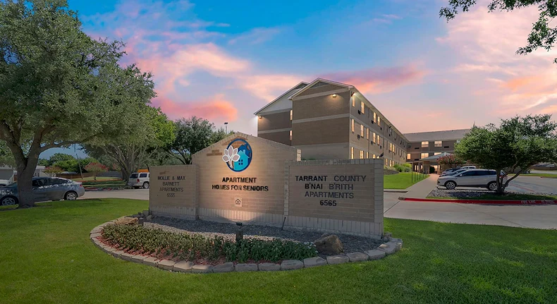 Image of Mollie & Max Barnett & Tarrant County B'nai B'rith Senior Apartments (1)