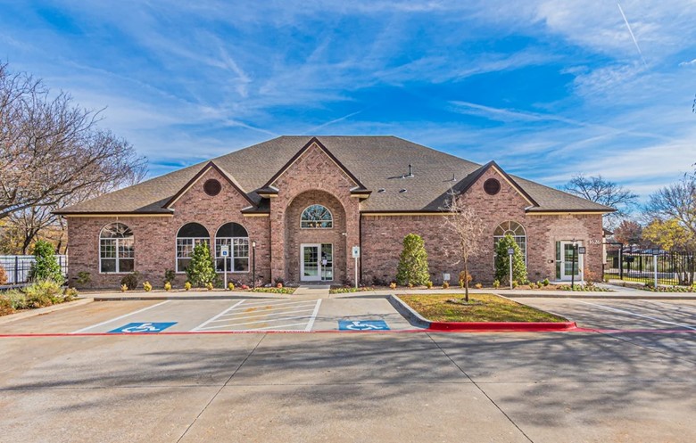 Image of Hickory Manor (1)