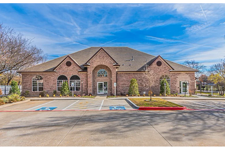 Image of Hickory Manor (1)