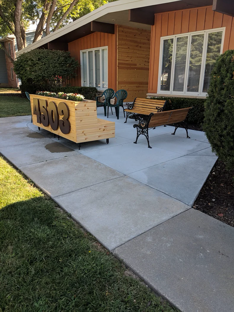 Legato Living Residential Memory Care at Eastridge senior living community offering assisted living, memory care, adult day services, and respite care in Omaha, NE, sitting area in the front of the building
