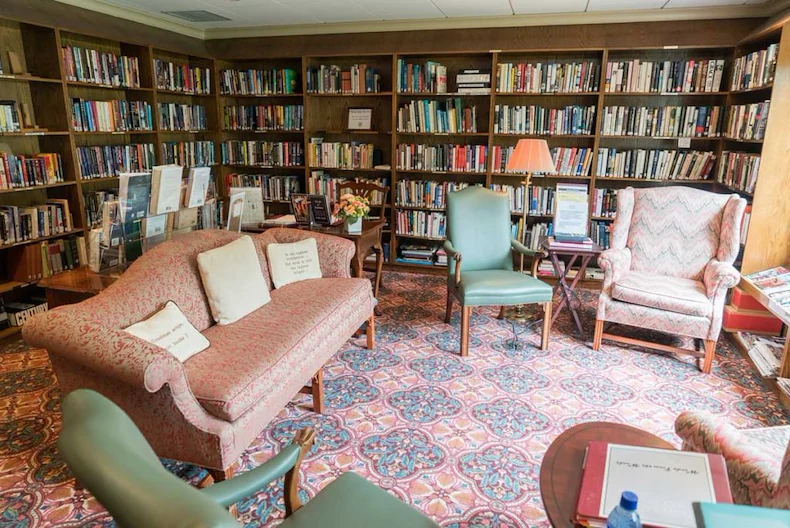 Image of Pomperaug Woods Health Center (2)