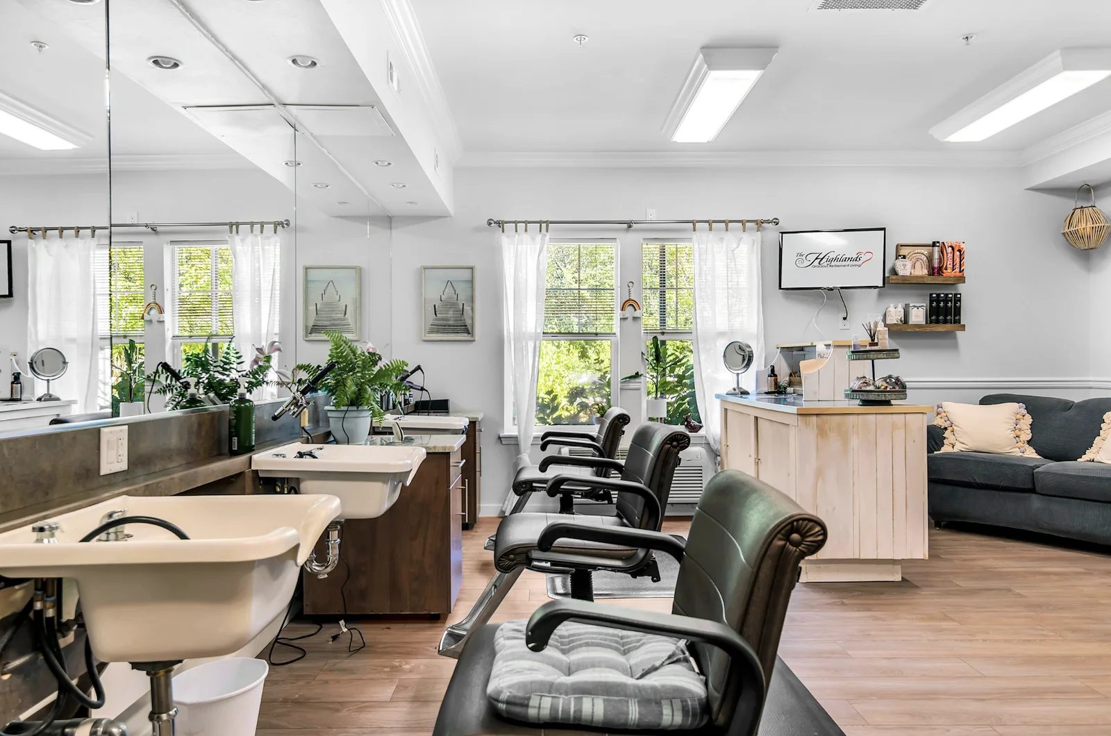 The Highlands Gracious Retirement Living Hawthorn Senior Independent Living in Westborough, Massachusetts beauty hair salon