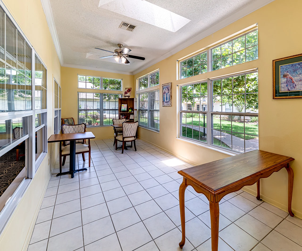 Ashbrook Village senior living community offering independent living, assisted living, and memory care in Duncan, OK, community space with large windows
