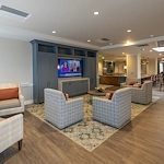 Alto Evergreen Walk, senior living community offering assisted living, memory care, and respite care in South Windsor, CT, community living room